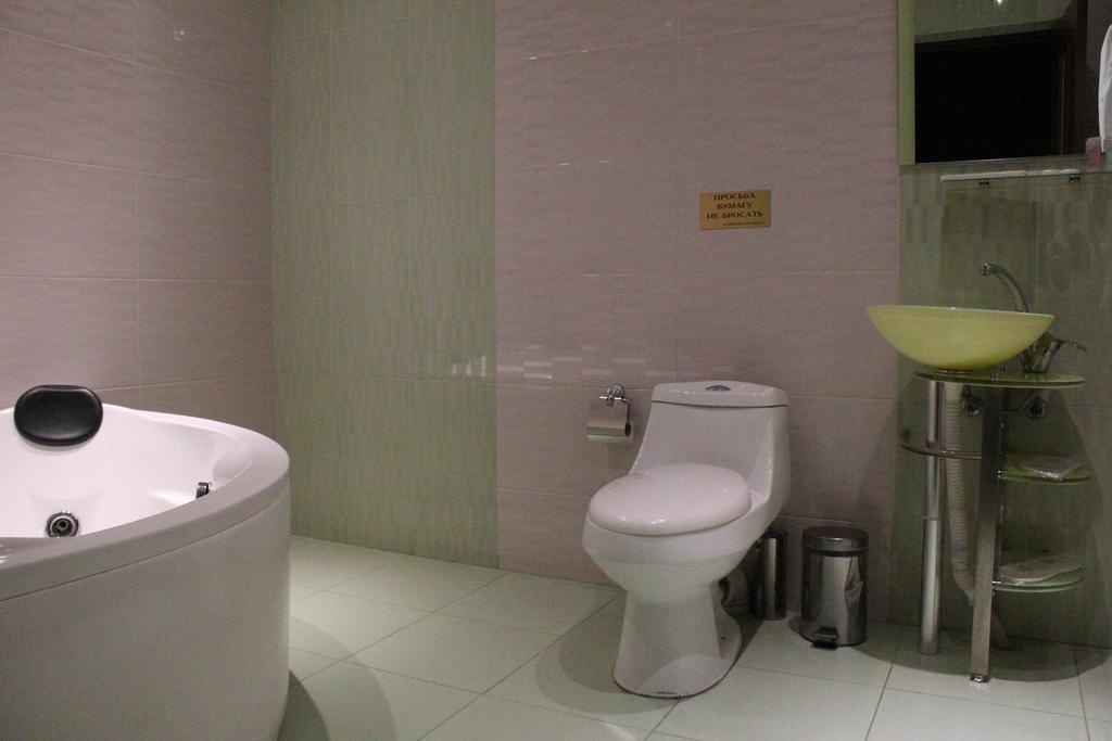 Sochi Plaza Hotel Erivan Oda fotoğraf
