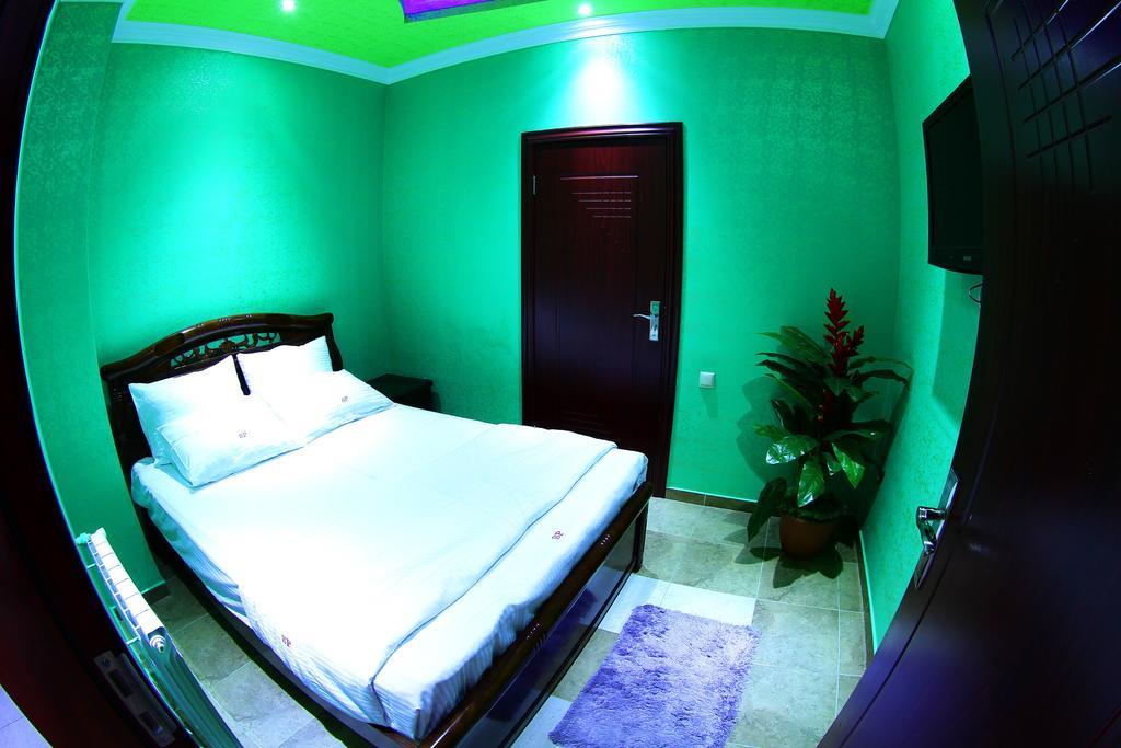 Sochi Plaza Hotel Erivan Dış mekan fotoğraf