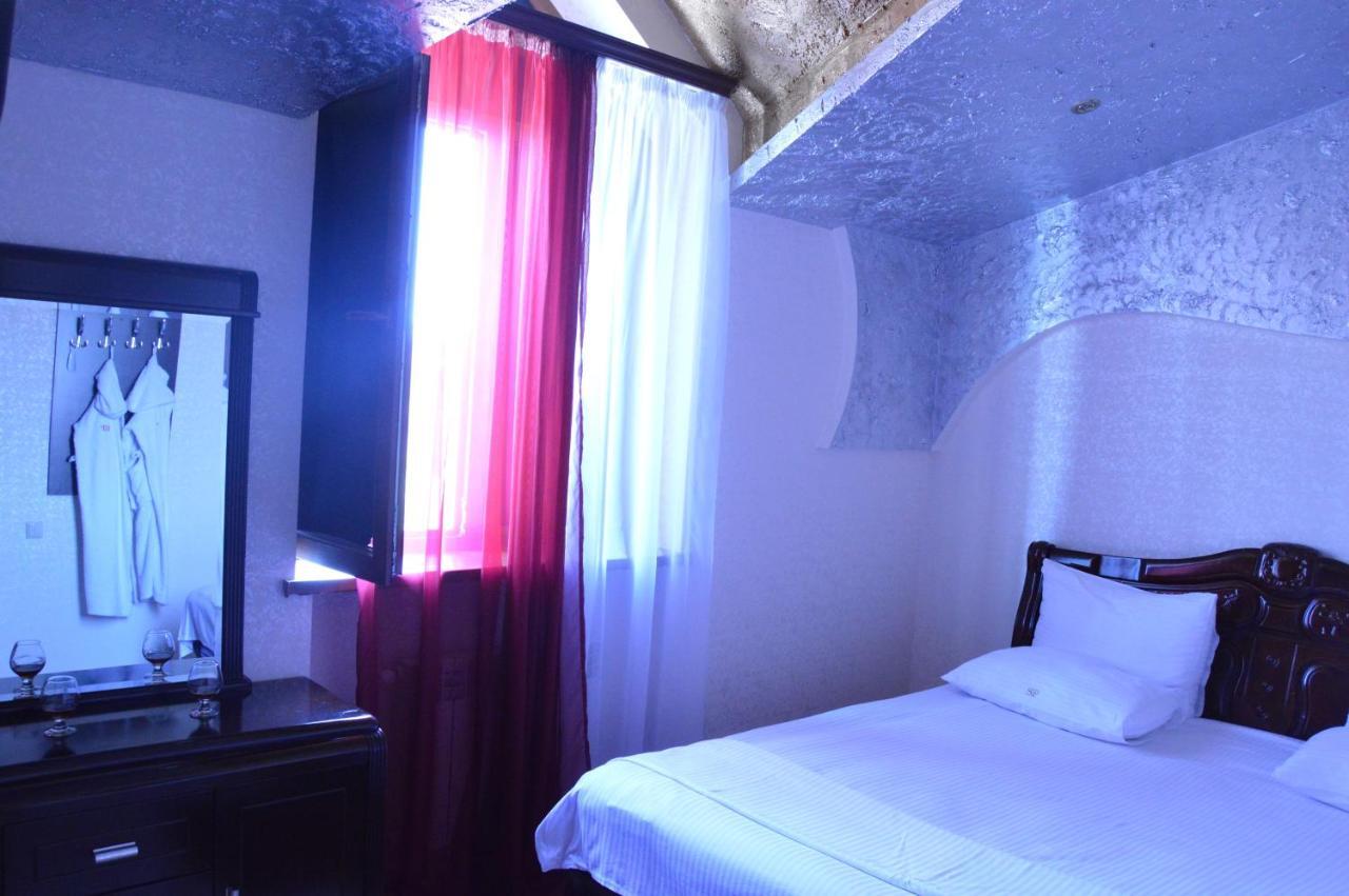 Sochi Plaza Hotel Erivan Dış mekan fotoğraf
